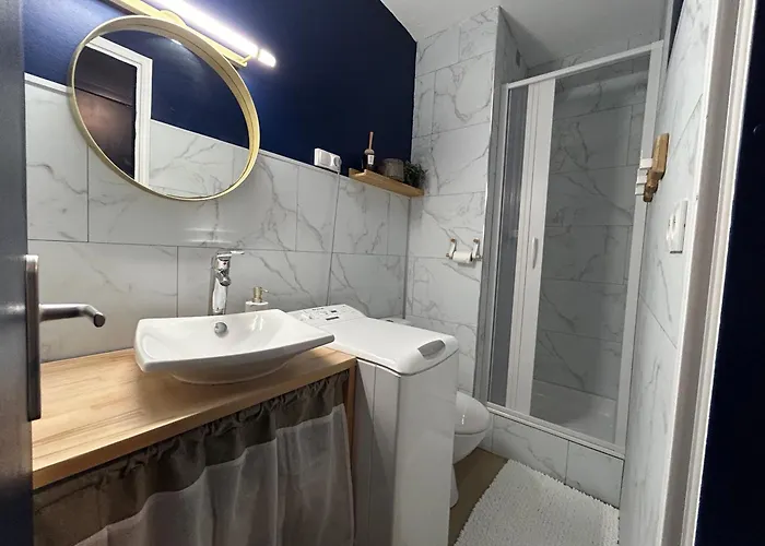 4 Couchages, Proche Et Port *